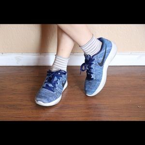 🔥🔥FINAL SALE🔥Nike running shoes size 6👌